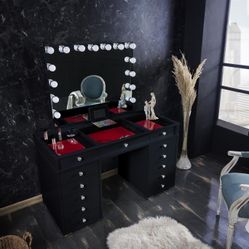VANITY W/MIRROR $900 NEW 