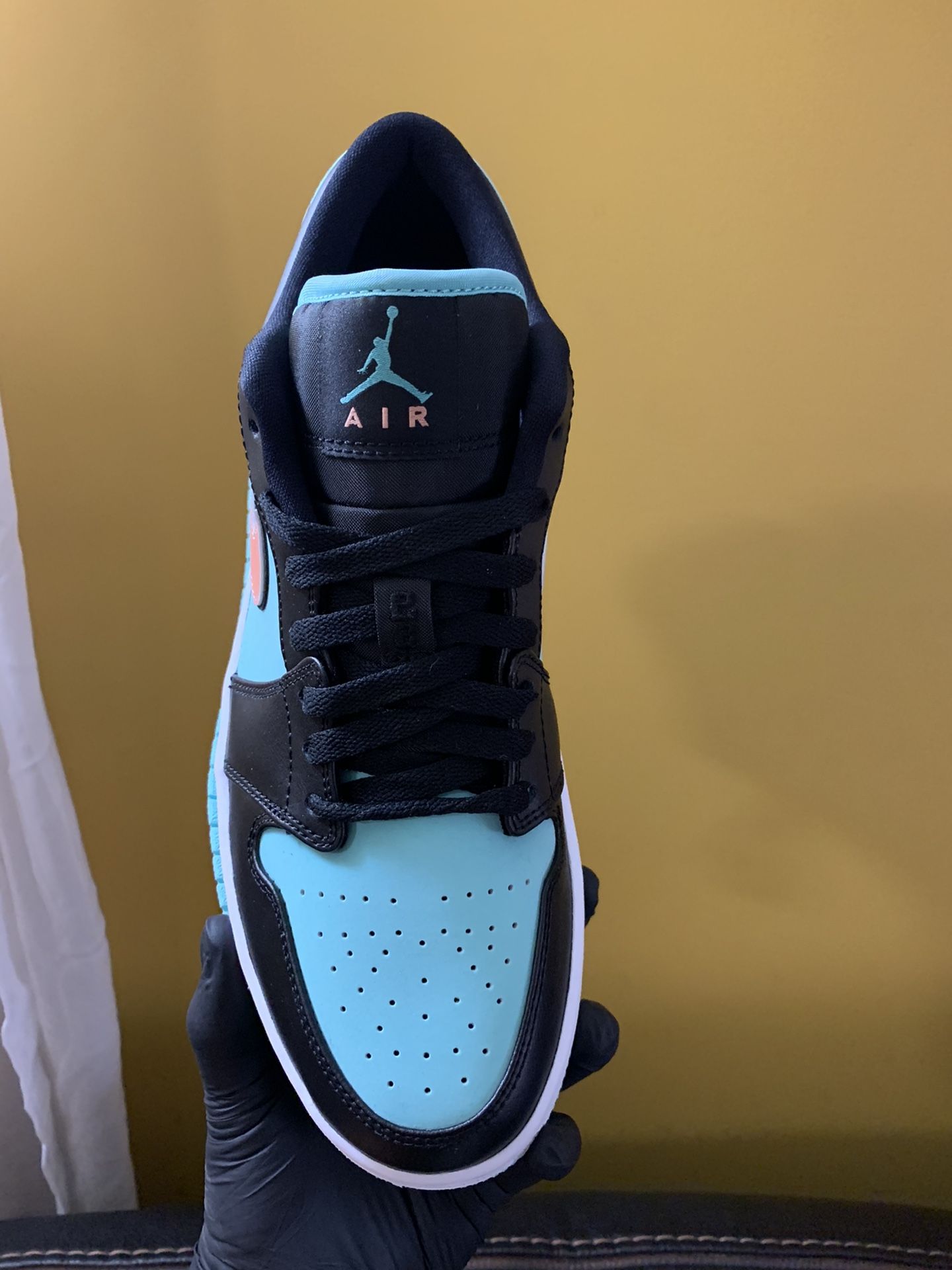 Jordan Low Retro Tropical Twist