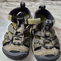 Keen Toddler sandals size 8
