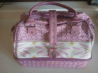 Temptations Old world insulated hot/cold tote with ceramic dish with lid ,metal stand.