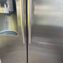 samsung refrigerator 380$$