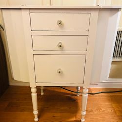 White 3-Drawer Nightstand / Side Table