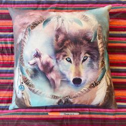 PILLOW w WOLF 18x18” NEW