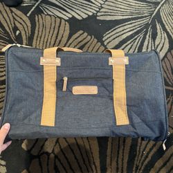 Sherpa Black Travel Pet Carrier, And Los Angeles Chargers Dog T Shirt And Nite Ize Dog Leash