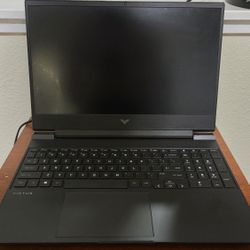 HP VICTUS GAMING LAPTOP|RADEON RX 6550M AMD RYZEN 5 7535HS 16 GIGS DDR5 RAM 512 SSD 144HZ SCREEN.