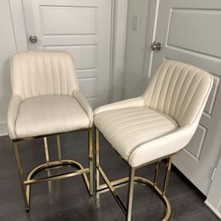 2 White Leather Counter Height Stool (like New)