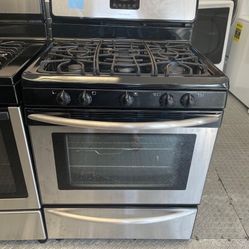 Frigidaire 30” Black And Stainless Steel Gas Stove 