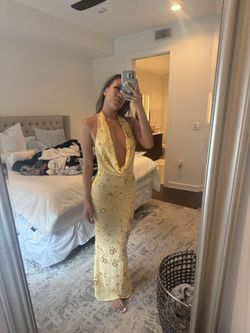 Yellow Maxi Dresss With Sequins Size XS comes With Bag 
