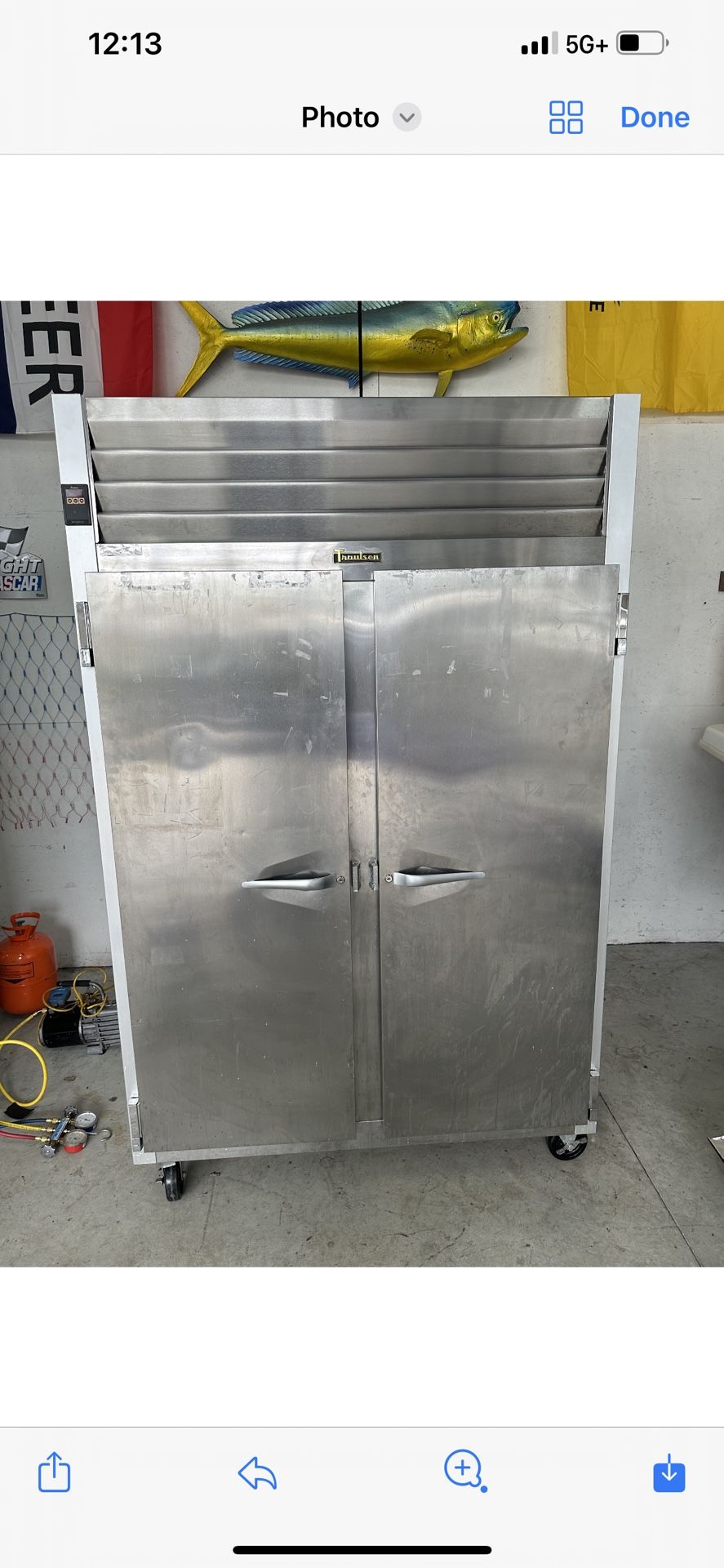 COMMERCIAL REFRIGERATOR 