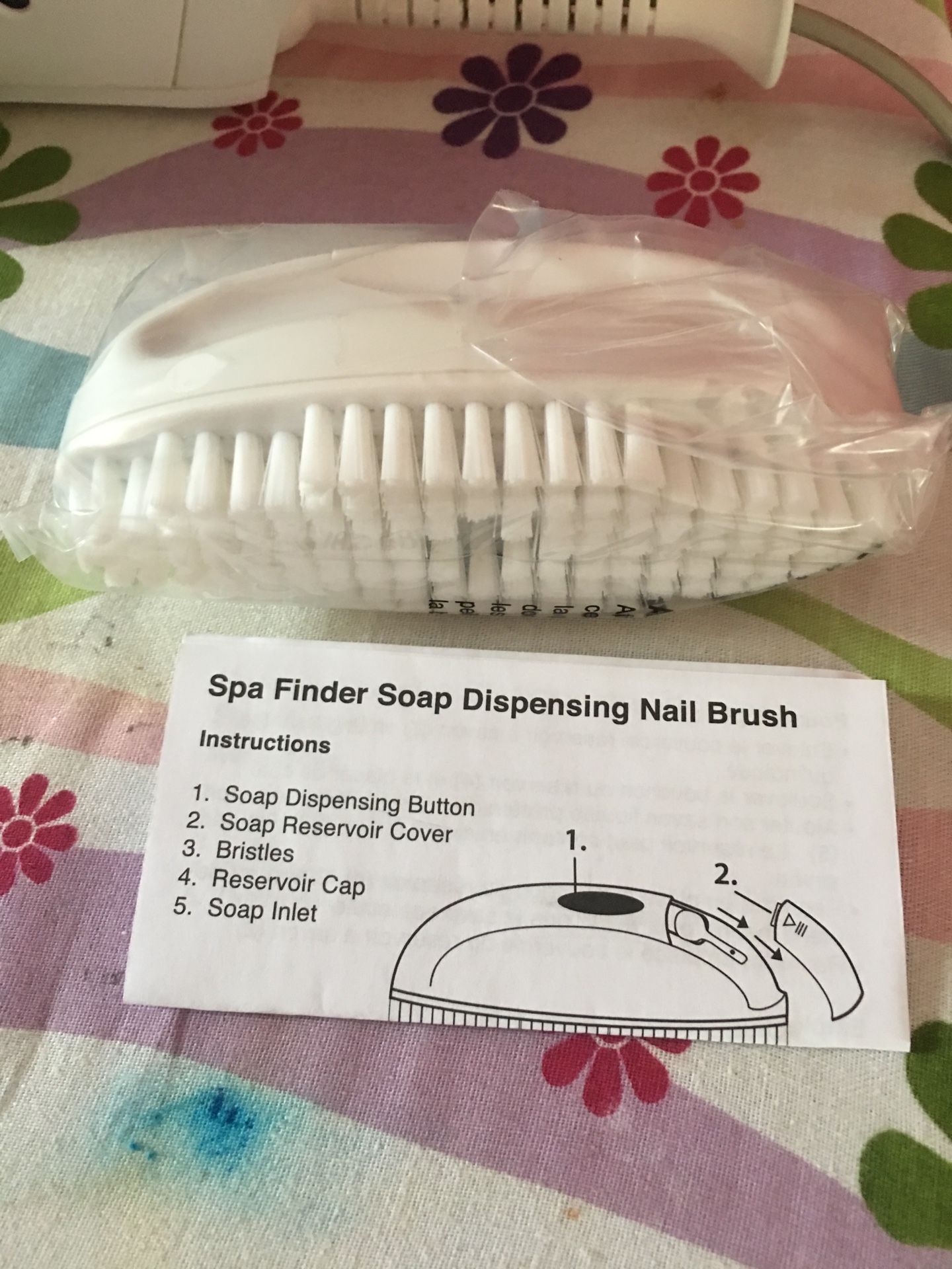 Spafinder Soap Dispensing Nail Brush