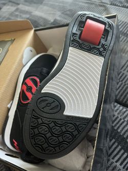 Heelys Roller Shoes Size 2Y Black/Red
