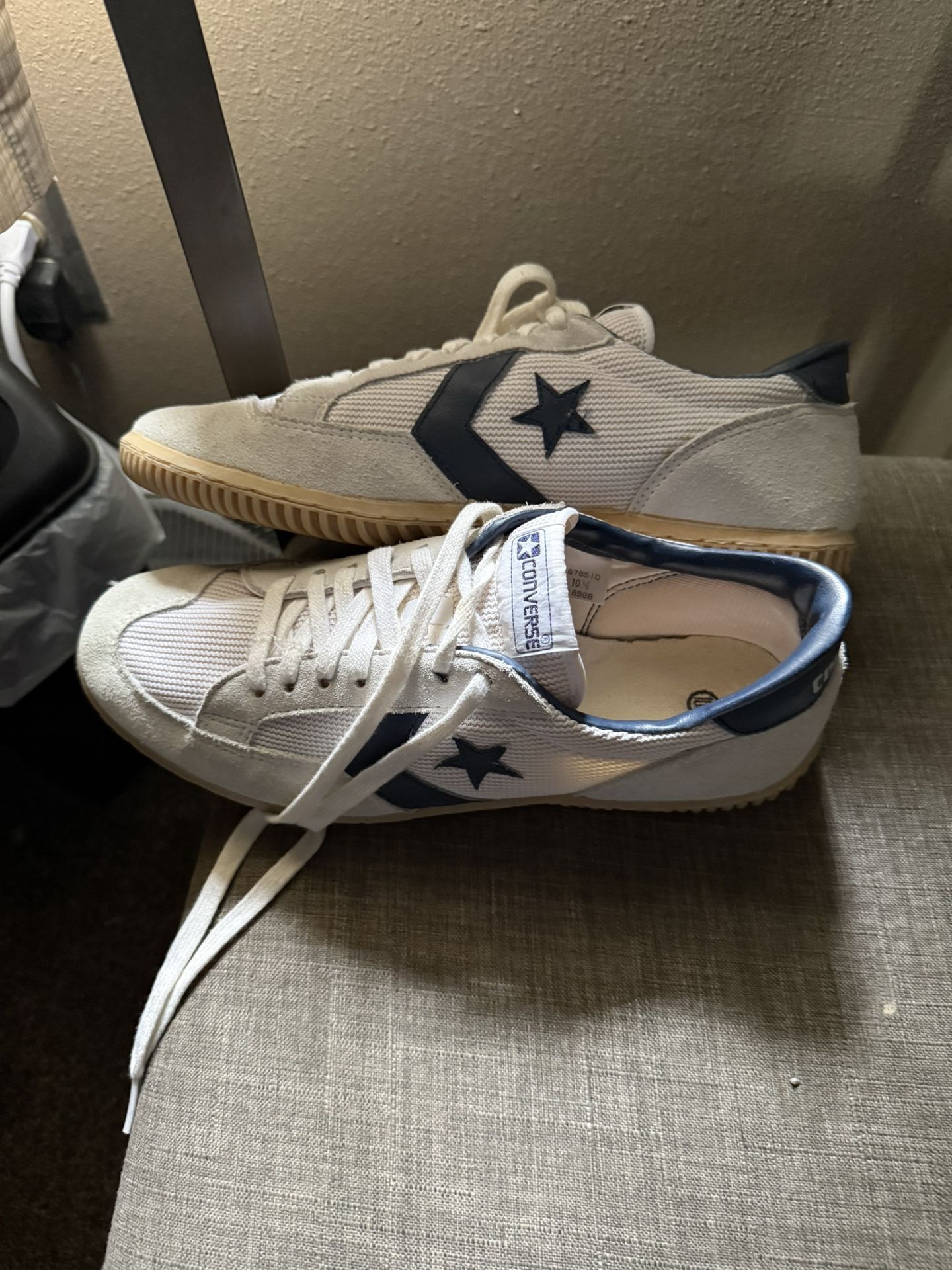 Vintage Converse Sneakers - Size 10.5