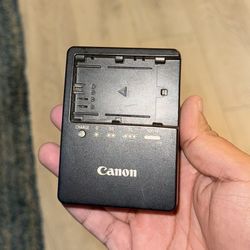 Canon LC-E6 Charger for LP-E6/LP-EL/LP-E6NH Battery Packs