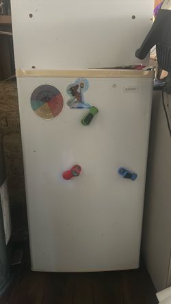 Mini fridge