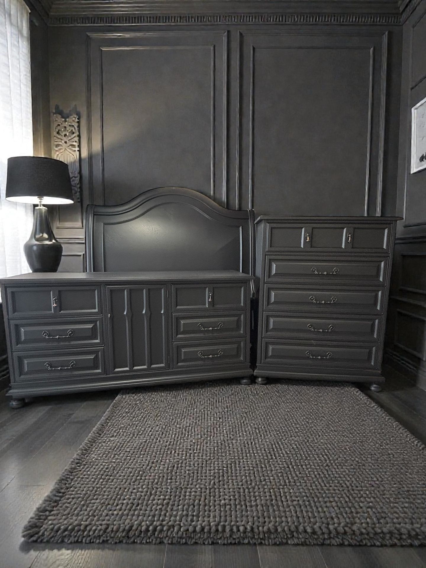 Queen Bedroom Set Custom Painted Black. Solid Wood Construction Beautiful