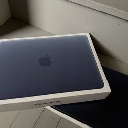 Apple MacBook Neo (2026) – 256GB – Indigo – Like New