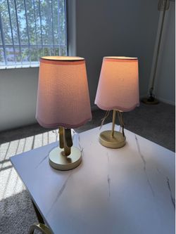 Bedside lamps (pink)