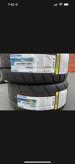 Toyo R888R 245/35 R19 New