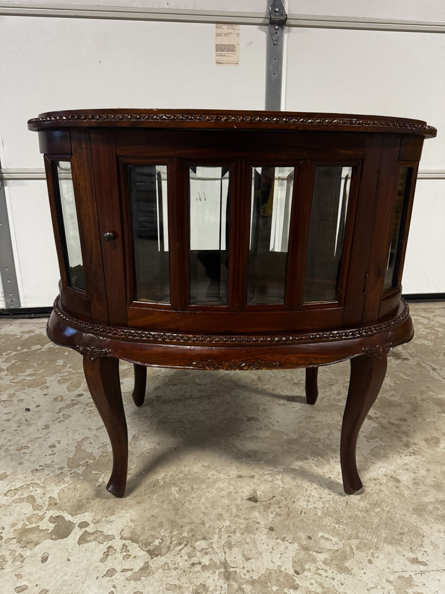 Mid-Century Queen Anne Style Mahogany Double Door Oval Vitrine Table