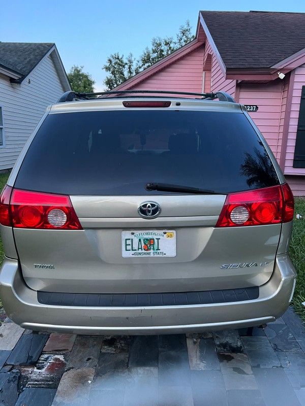 2005 Toyota Sienna