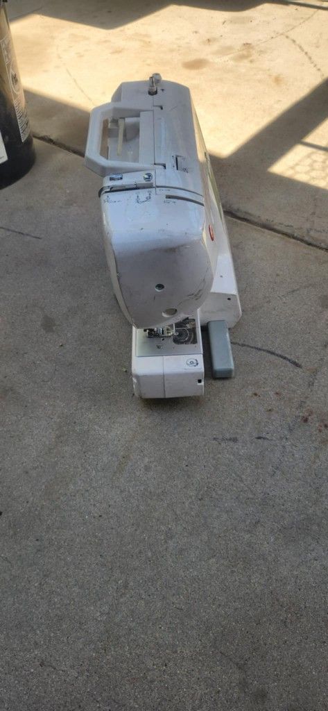Sewing Machine No Cables