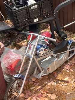Razor bikes needs batteries $200 both pick up Oakland