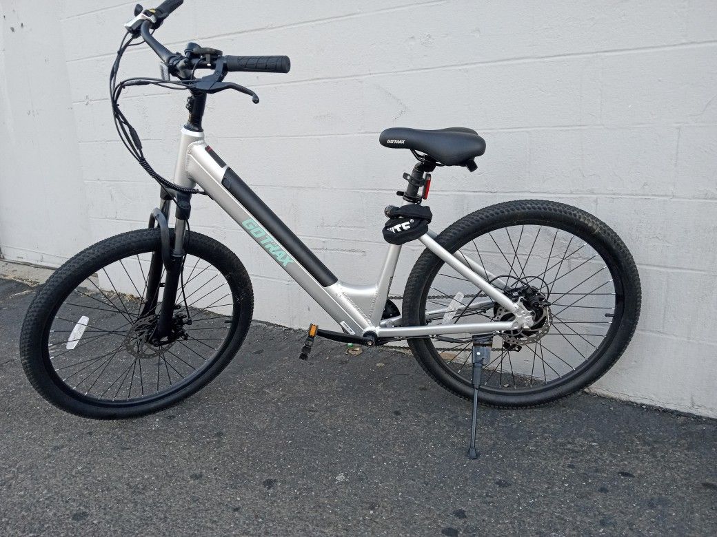 BRAND NEW GoTrax Electric Bike âš¡ retails For $799 Asking $400 Obo