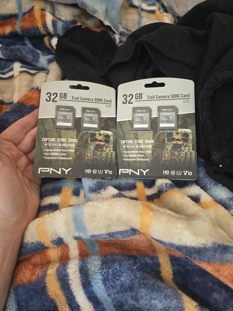 Brand New Never Opened 2 Packs Of 2 Sdhc Cards