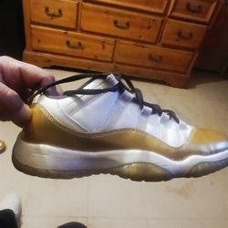 Nike Jordan 11 Low Retro Closing Ceremony 528896-103 Size 7