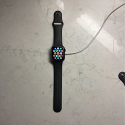 Series 5 Apple Watch 40mm