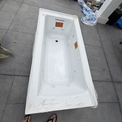 Bath Tub 
