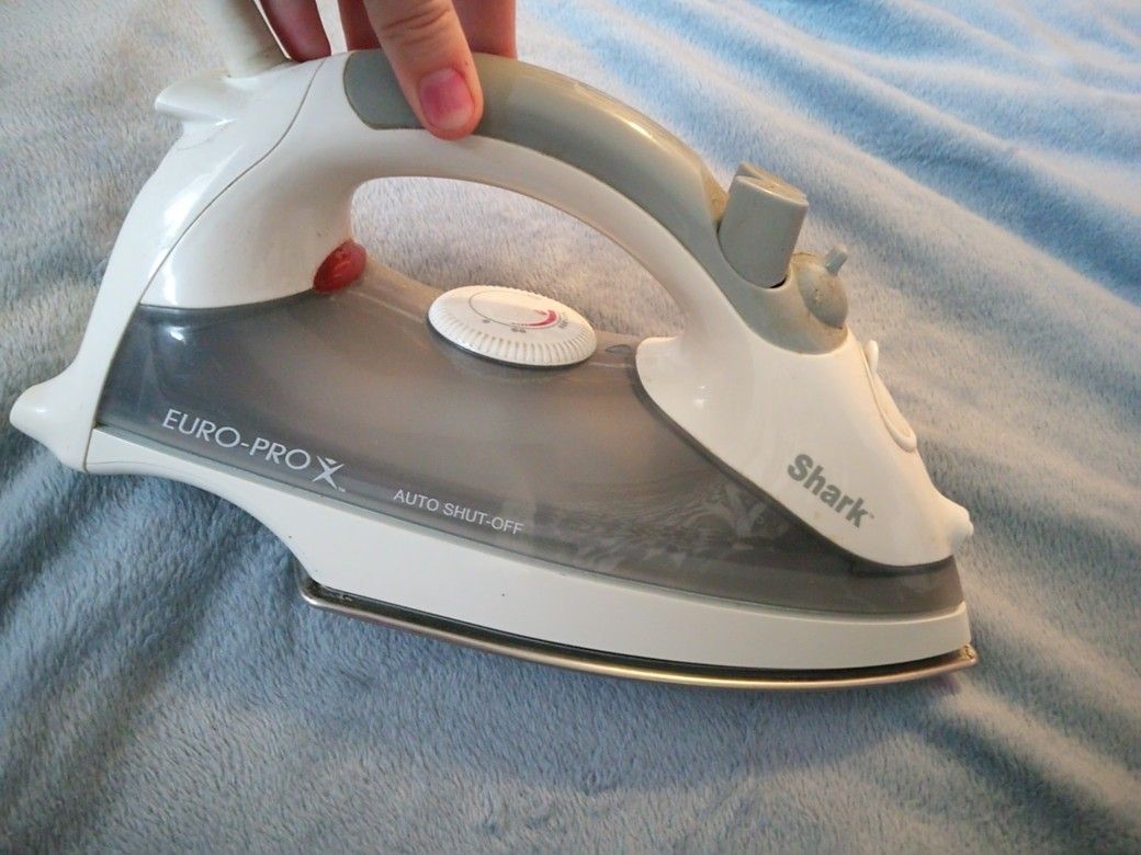 Shark Euro-Pro X Clothing Steam Iron