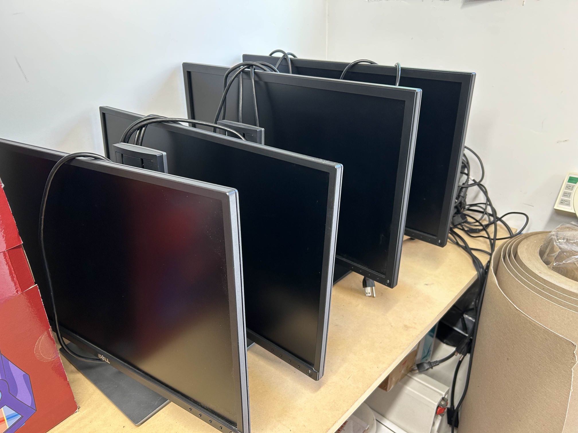 Working Multi Dell Computer Monitor/Docking Stations Lot