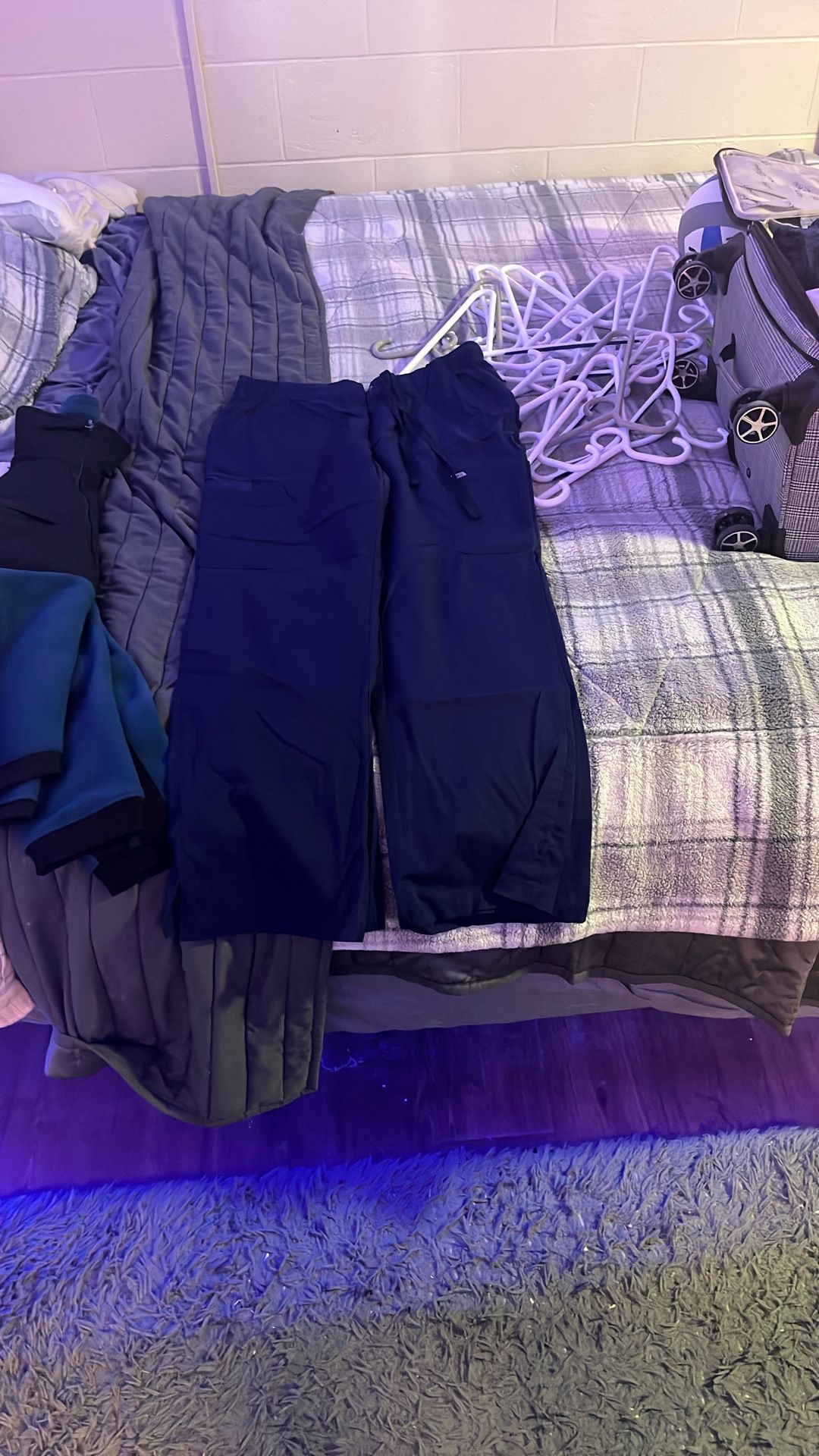 men’s small (runs bigger than small)