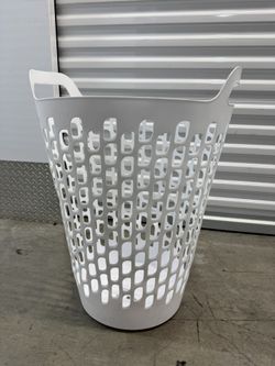 Starplast 2.2 Bushel Flexible Round White Hamper