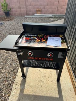 Blackstone 28" Griddle with Hardcover and Side Shelf