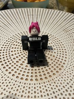 2017 Roblox Series 1 Guest Roblox Girl