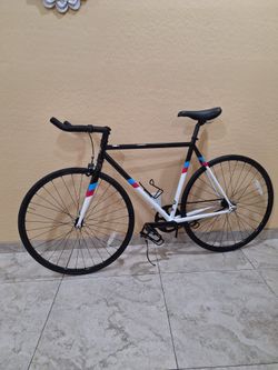 STATE BICYCLE 55 CM 700 C WHEELS LIKE NEW ( CHECK MY OTHER BIKES) 
