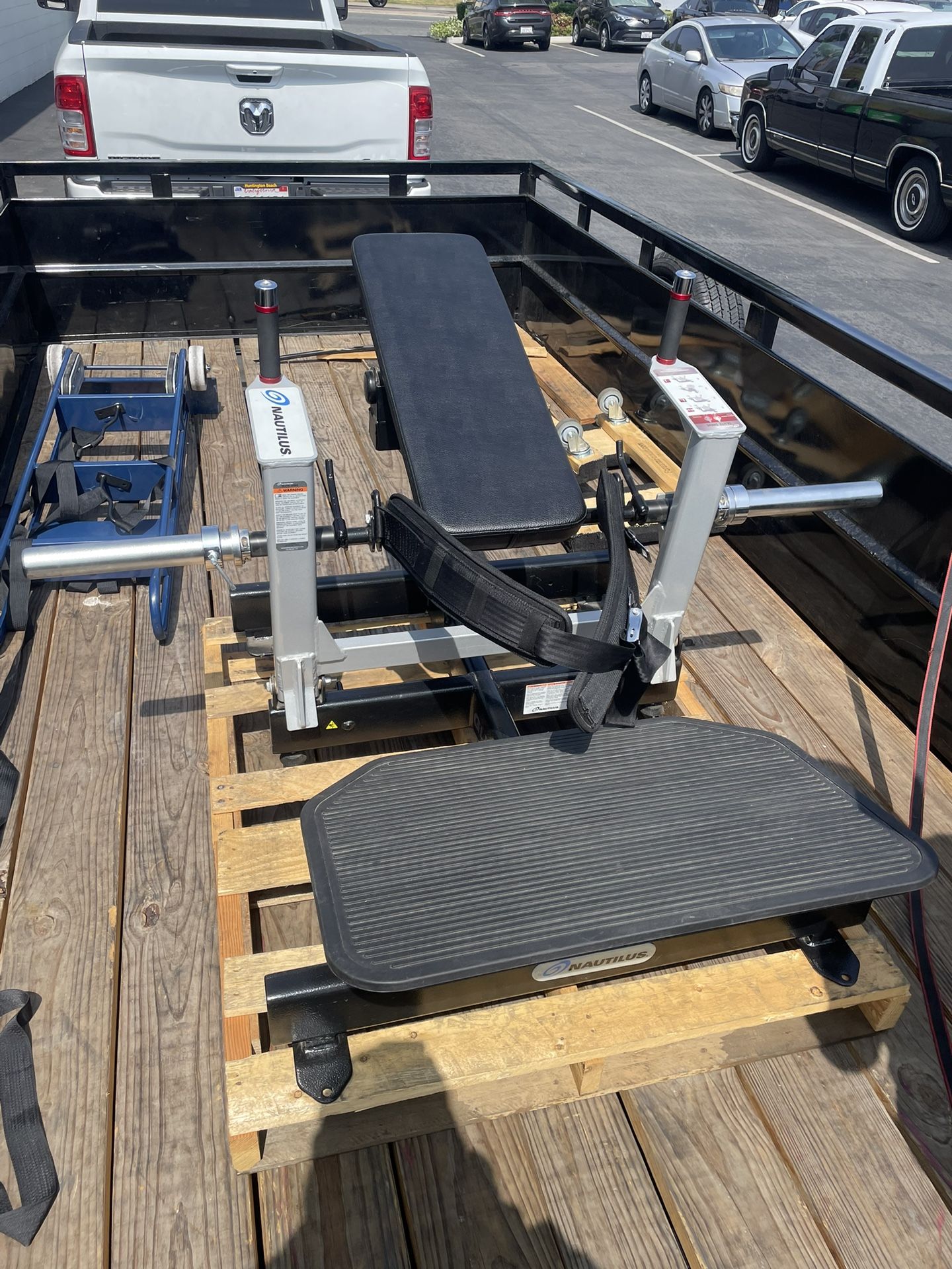 Nautilus Glute Drive Workout Exercise Machine Equipment