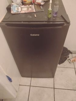 Galanz Mini Fridge