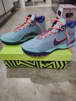 Tennis shoes LBJ LeBron Nxxt Genisus