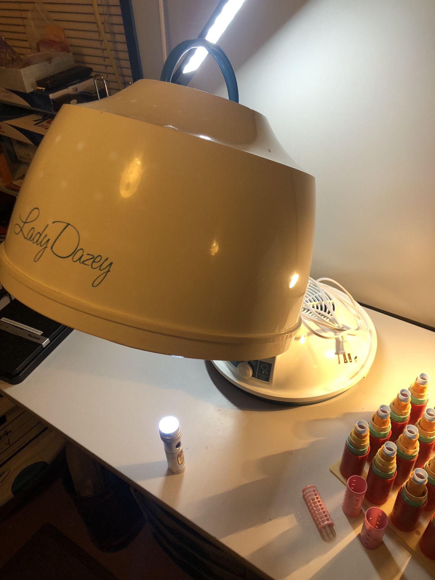 Lady Dazey Hair Dryer With Rollers! Great Condition! 