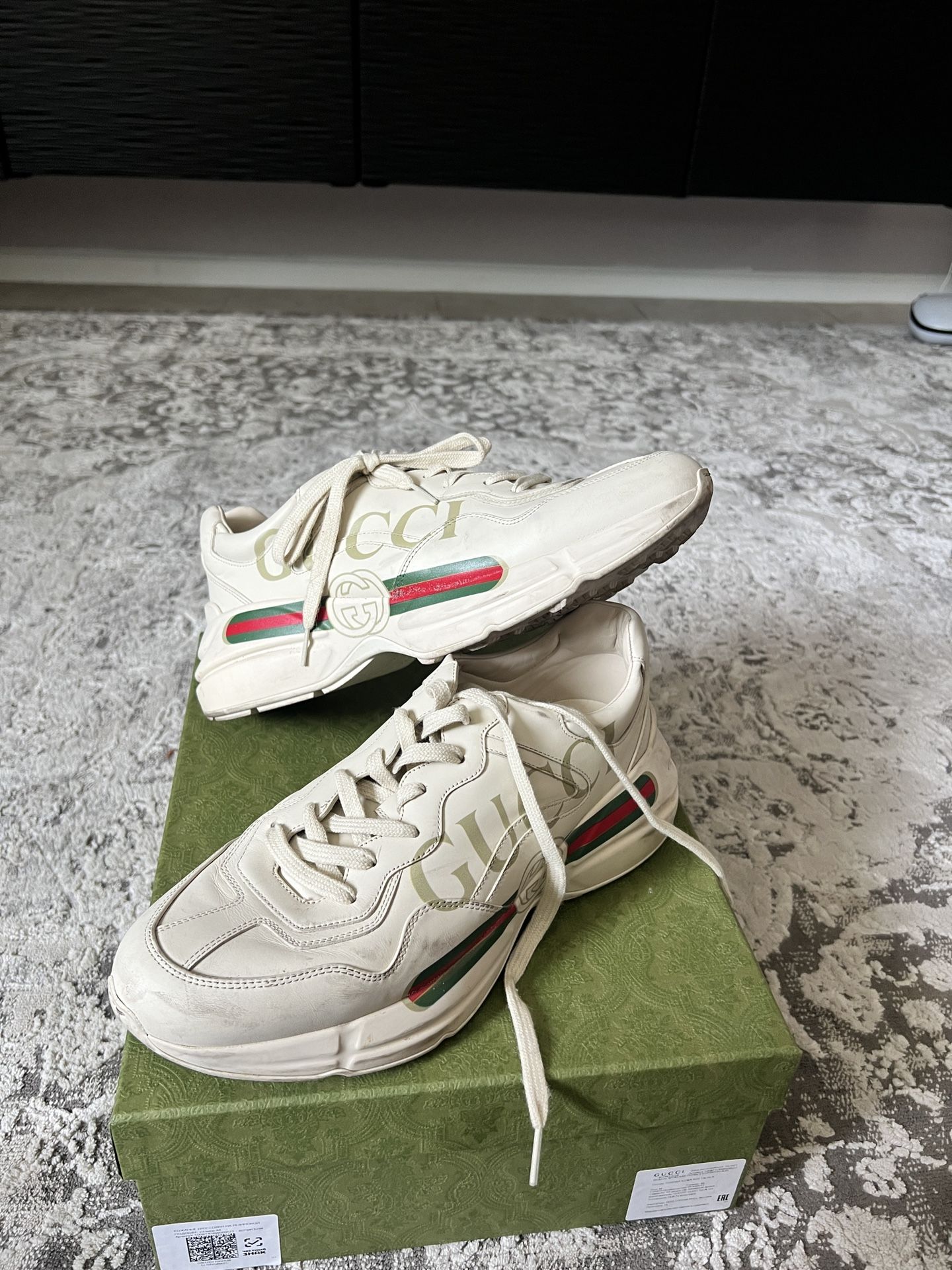 Gucci Shoes 