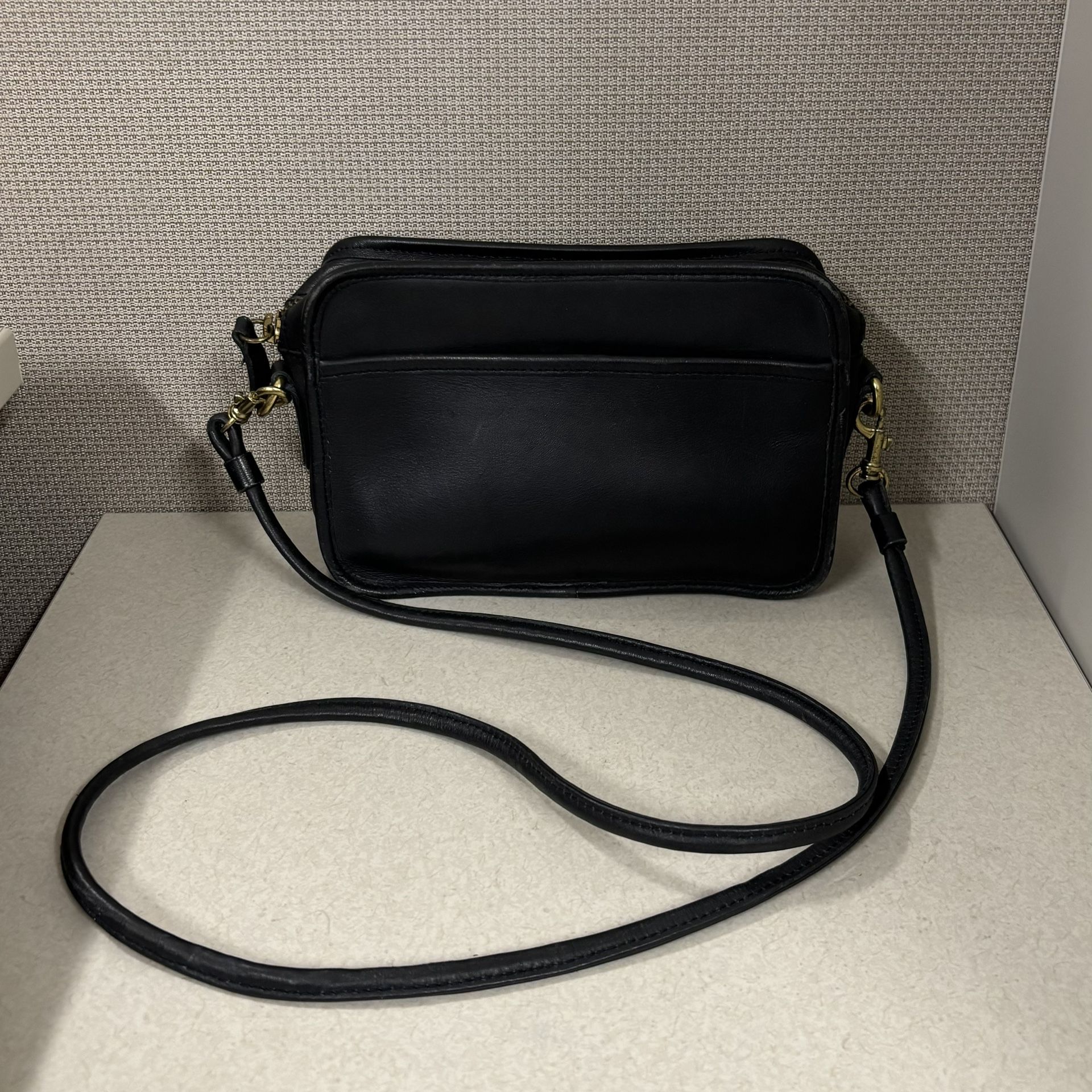 Croft & Barrow Vintage Leather Crossbody Bag