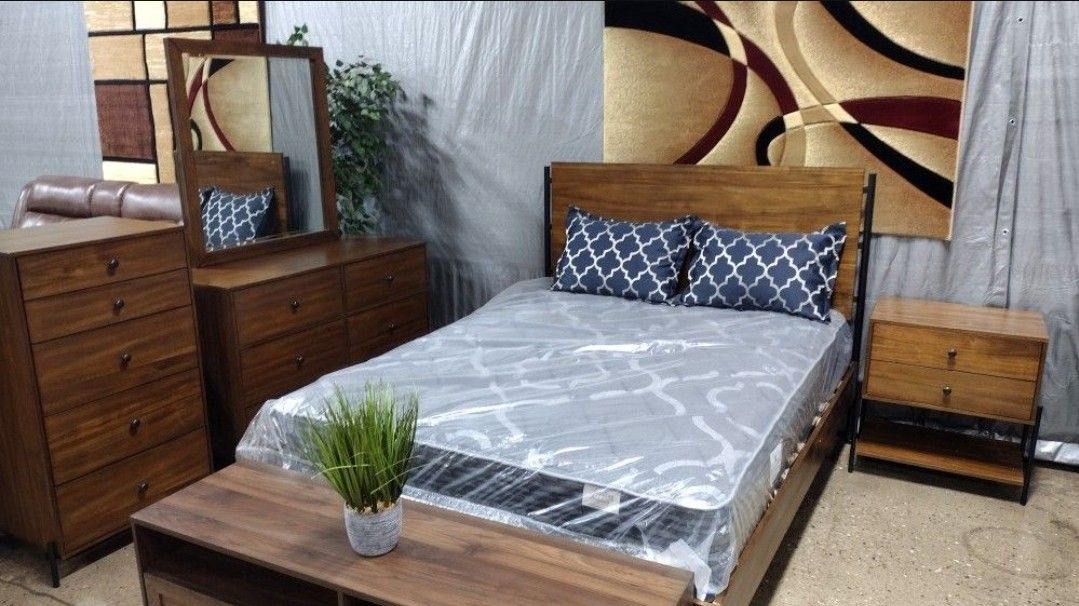 5 PC Mid Century Modern Style Bedroom Set (New)