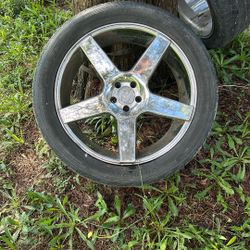 Complete Set Of Like New 22in Chrome Rims . (5 Lug)