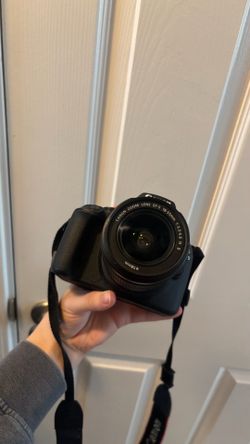 Professional Camera Canon EOS Rebel T7 DSLR Camera + 18-55mm Lens + 3 extra batteries + charger and memorie card