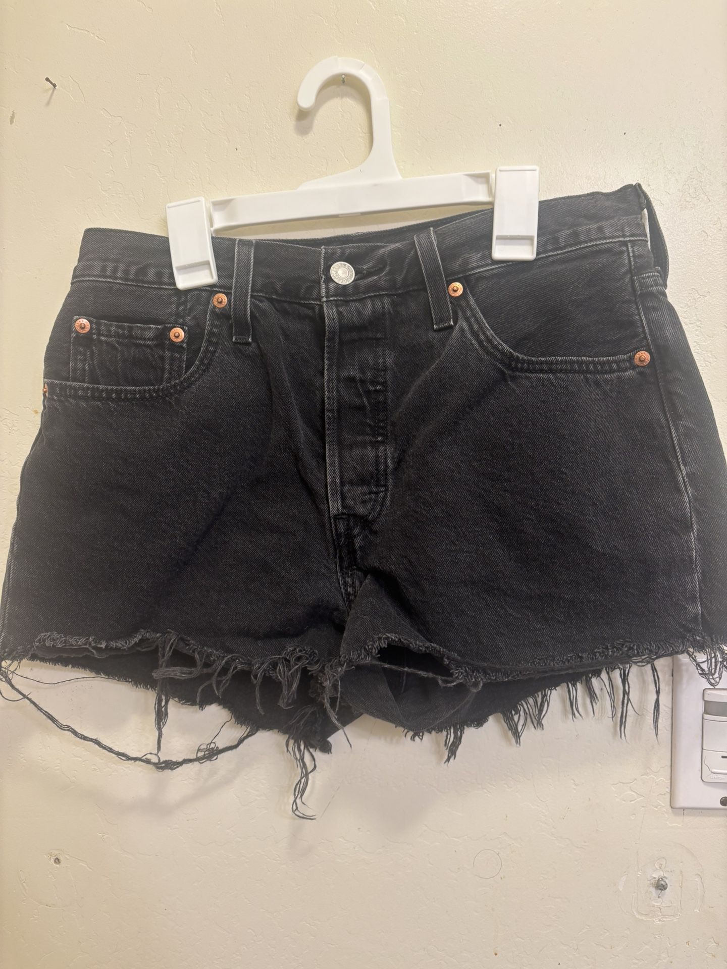 Levi Black Shorts