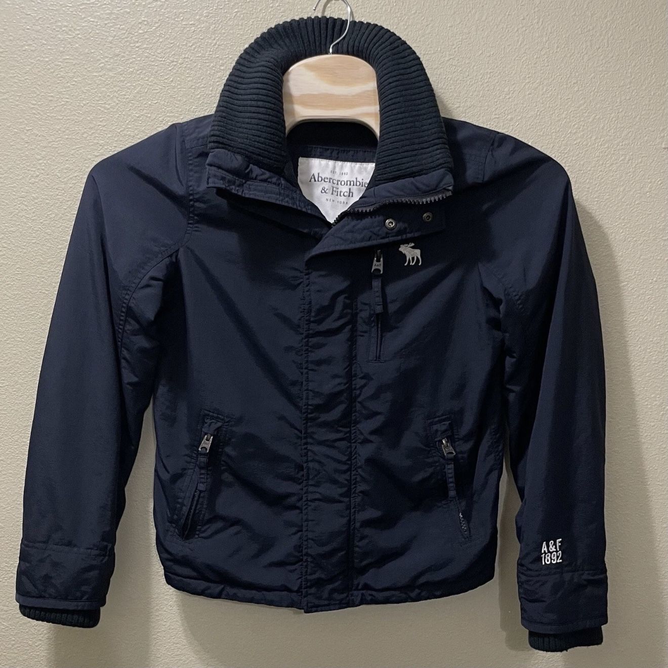 Men’s Medium Abercrombie & Fitch Navy Lined Parka With Logo On Sleeve & Chest