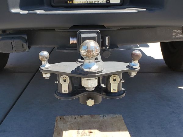 RV Leveling Hitch Kit for Sale in North Las Vegas, NV - OfferUp